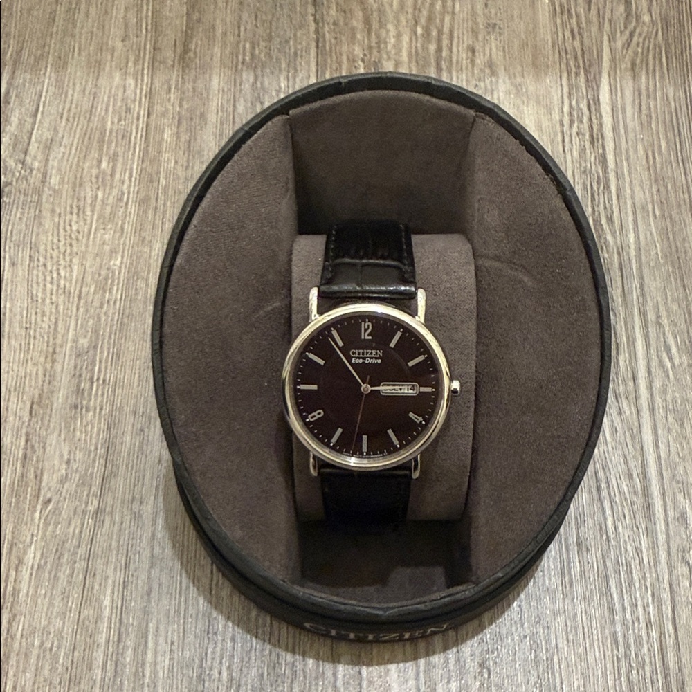 Brand new Citizen’s men black leather strap Eco drive watch